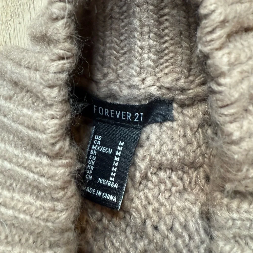 Forever 21 Mock Neck Cable Knit Sweater Womens Medium Taupe‎ Cropped Long Sleeve